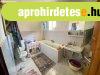 Sarkadkereszt�ron 2,5 szob�s r�szben fel�j�tott csal�di h�z 