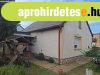 Elad� csal�di h�z Domb�v�ron, a Kertv�ros csendes utc�j�ban!